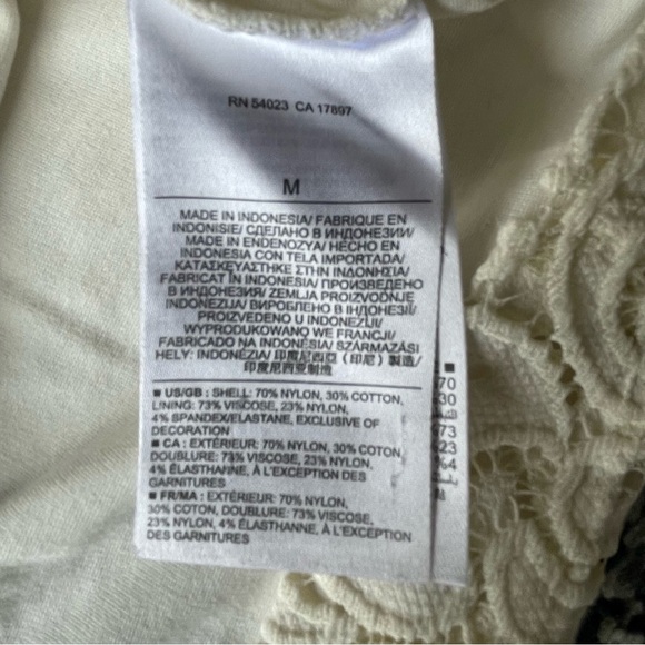 Banana Republic Cream Lace Top- Medium - Picture 6 of 7